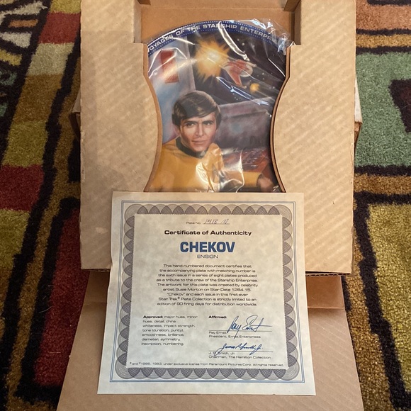 Star Trek 25th Anniversary Plate Set by The Hamilton Collection - Picture 5 of 10